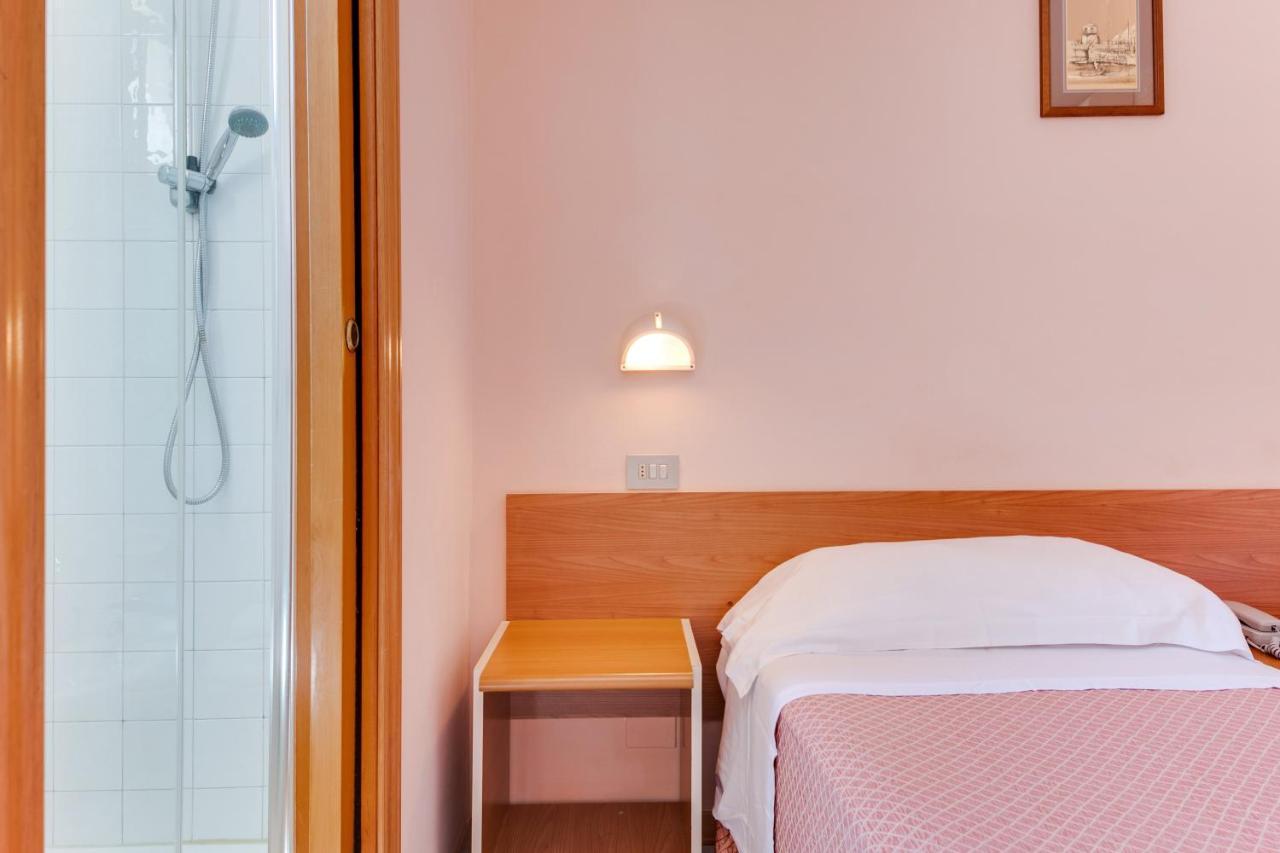 Hotel Sorriso Rimini Kültér fotó