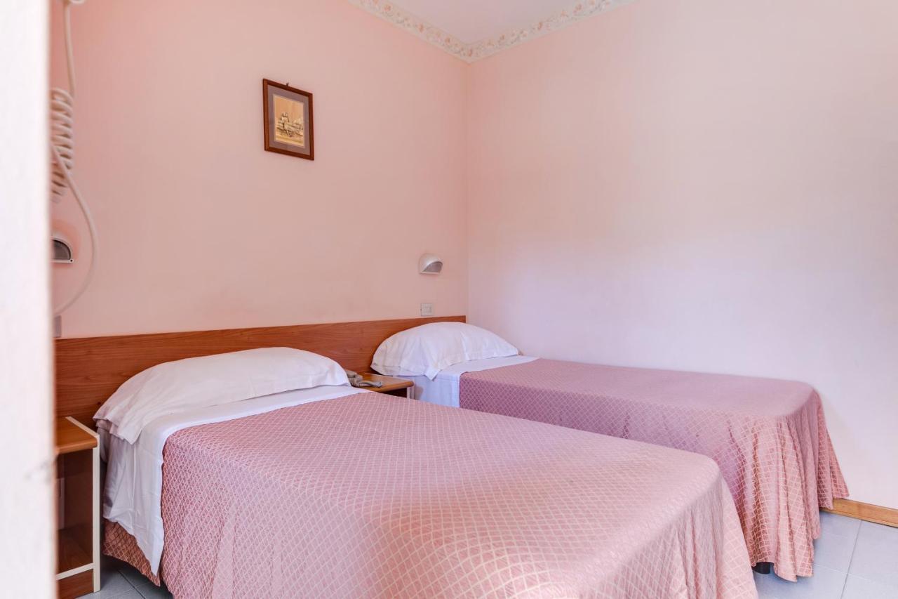 Hotel Sorriso Rimini Kültér fotó