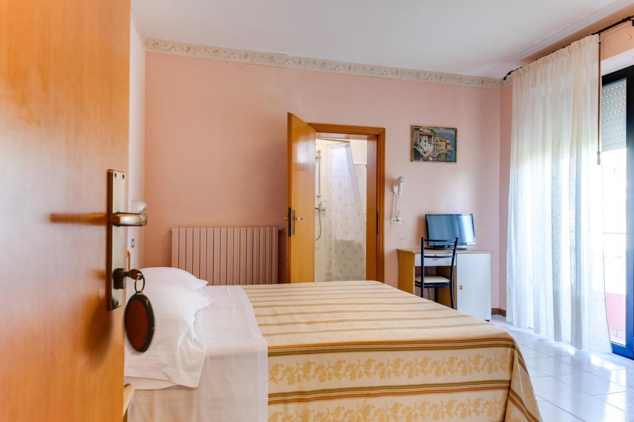 Hotel Sorriso Rimini Kültér fotó