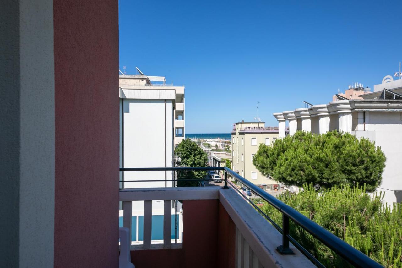 Hotel Sorriso Rimini Kültér fotó