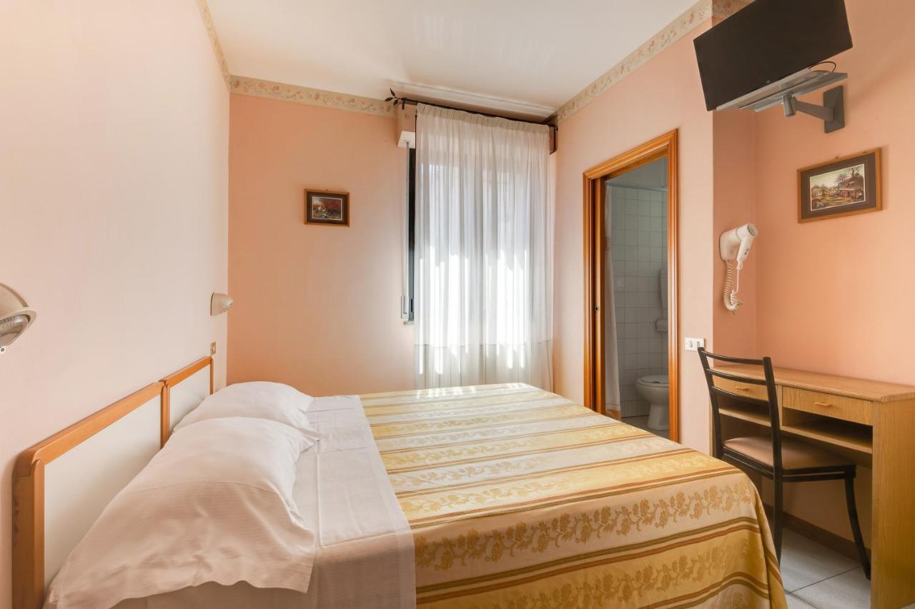 Hotel Sorriso Rimini Kültér fotó